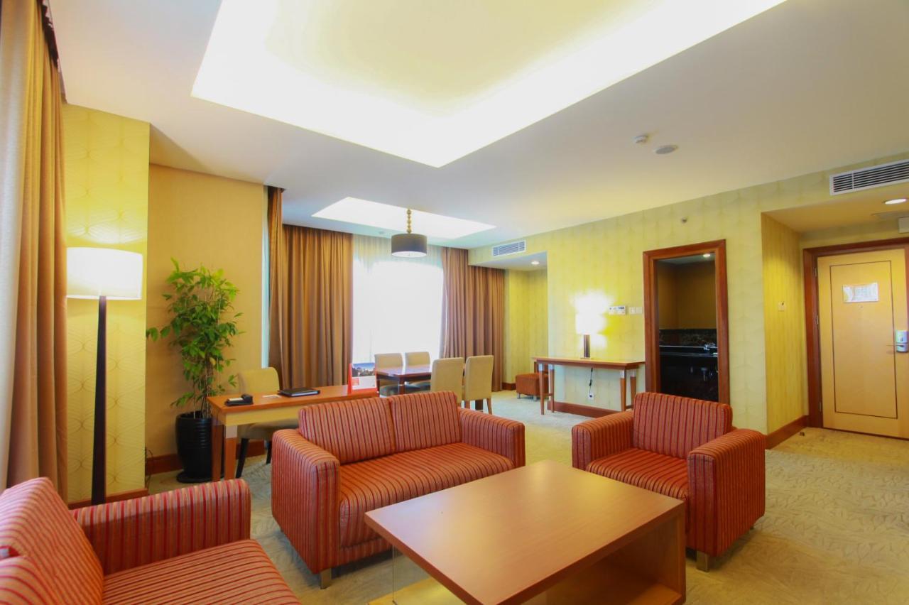 Swiss-Belhotel Maleosan Manado Buitenkant foto