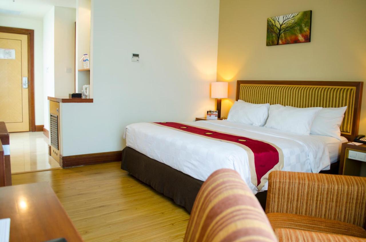Swiss-Belhotel Maleosan Manado Buitenkant foto