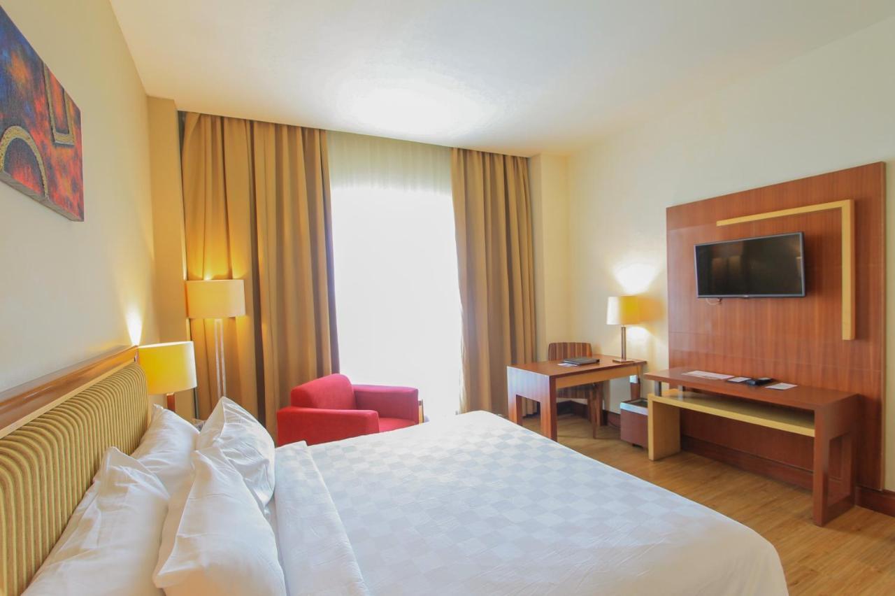 Swiss-Belhotel Maleosan Manado Buitenkant foto