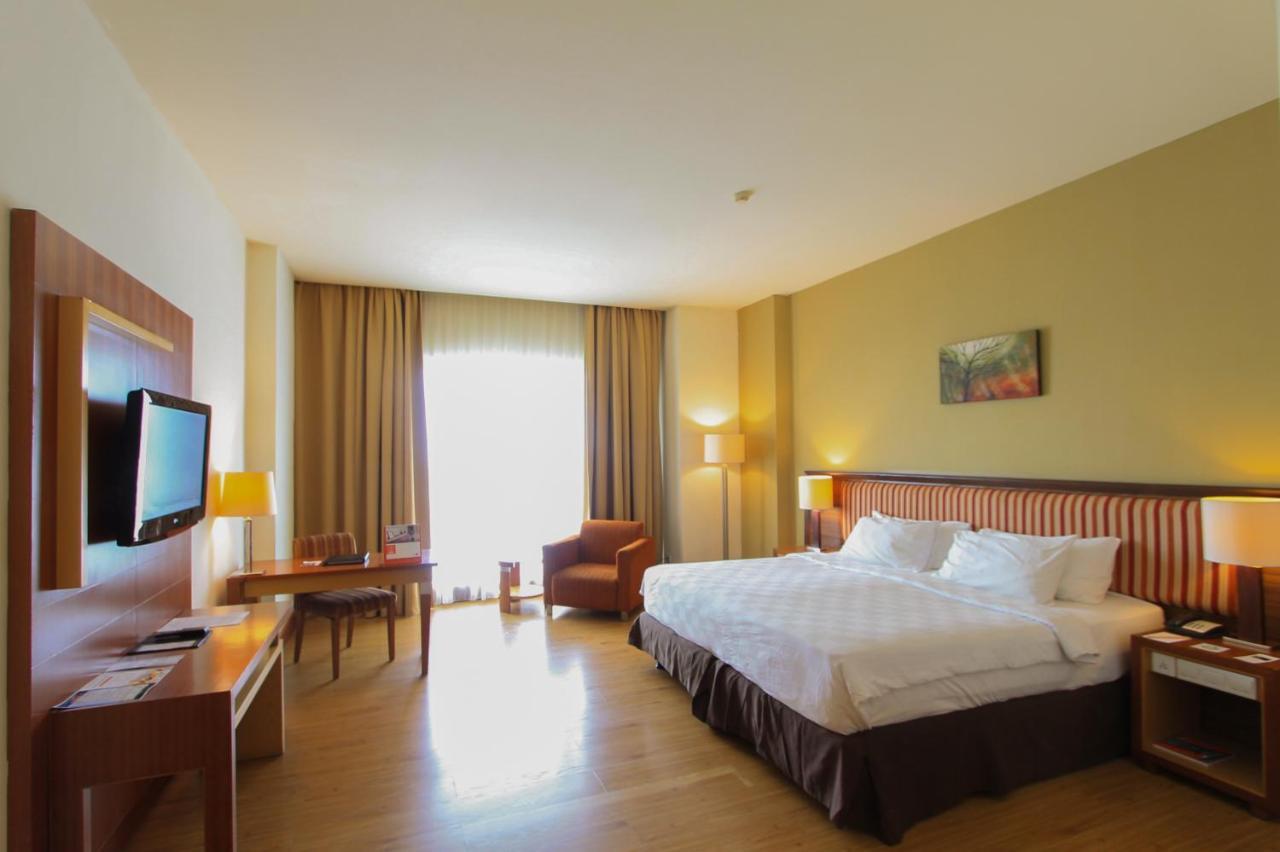 Swiss-Belhotel Maleosan Manado Buitenkant foto