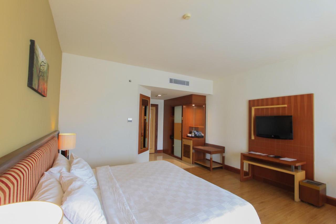 Swiss-Belhotel Maleosan Manado Buitenkant foto