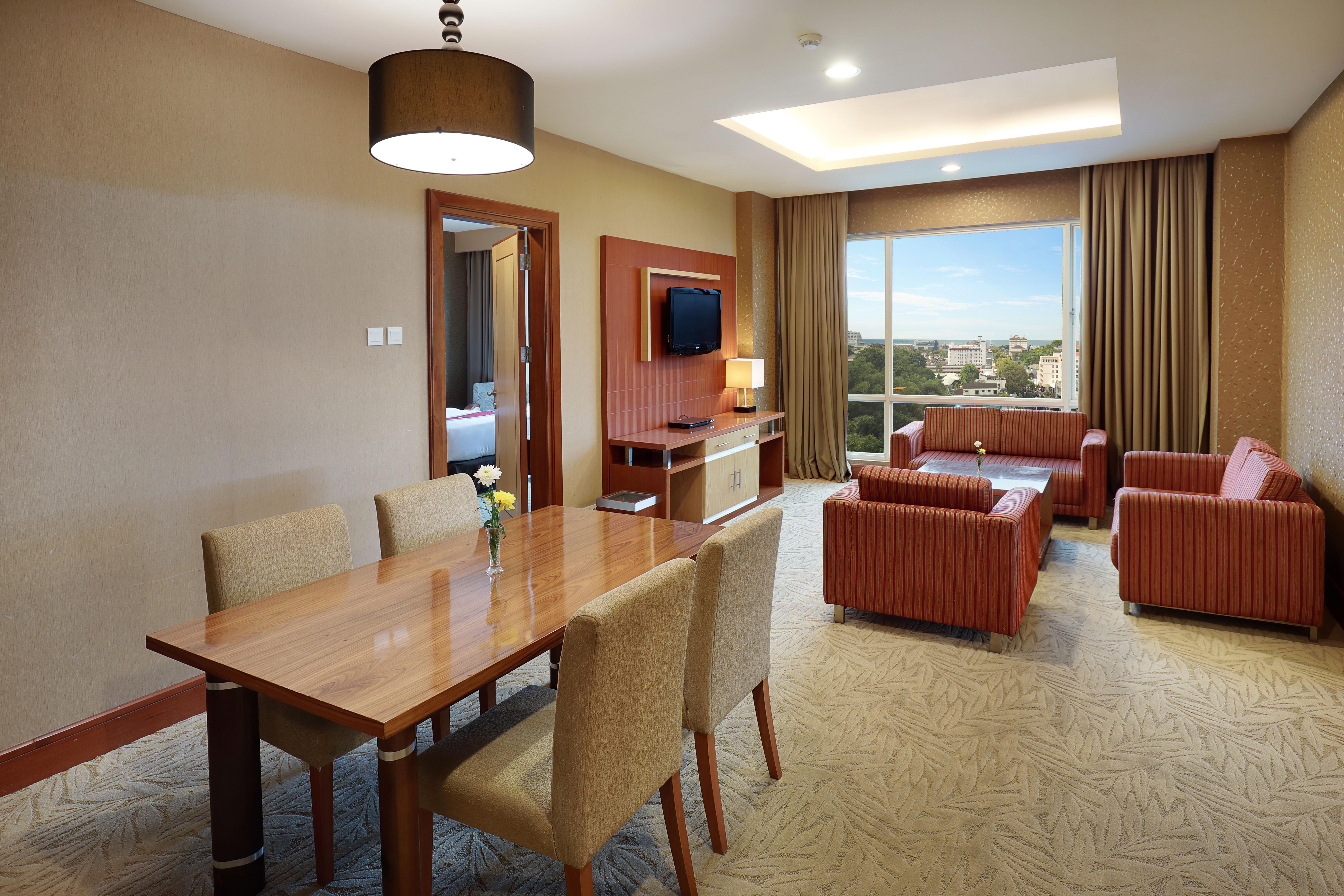 Swiss-Belhotel Maleosan Manado Buitenkant foto