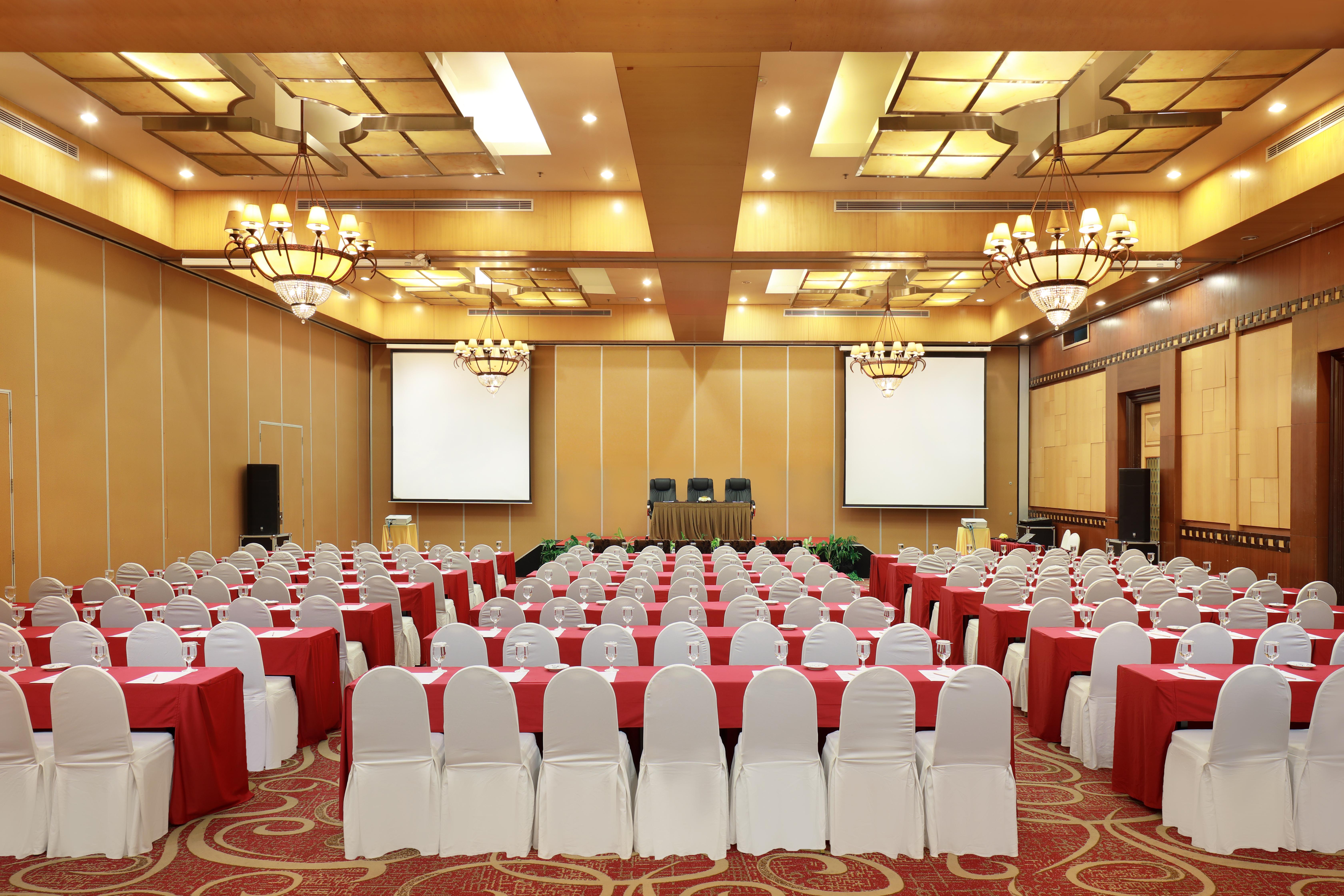 Swiss-Belhotel Maleosan Manado Buitenkant foto