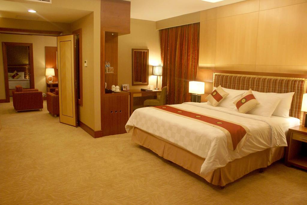 Swiss-Belhotel Maleosan Manado Buitenkant foto